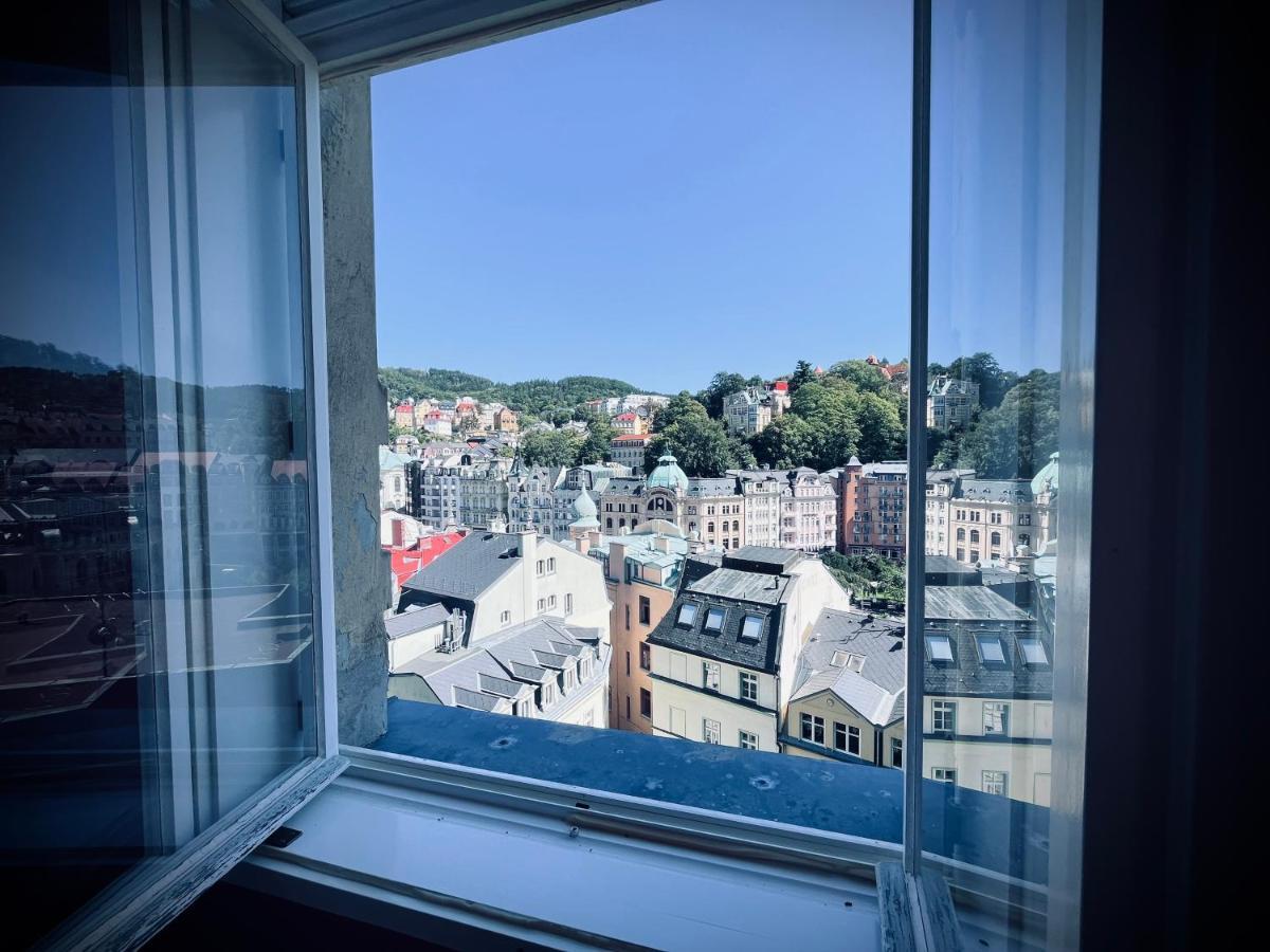 Bohemian City - Amazing View, Garage Karlovy Vary Bagian luar foto