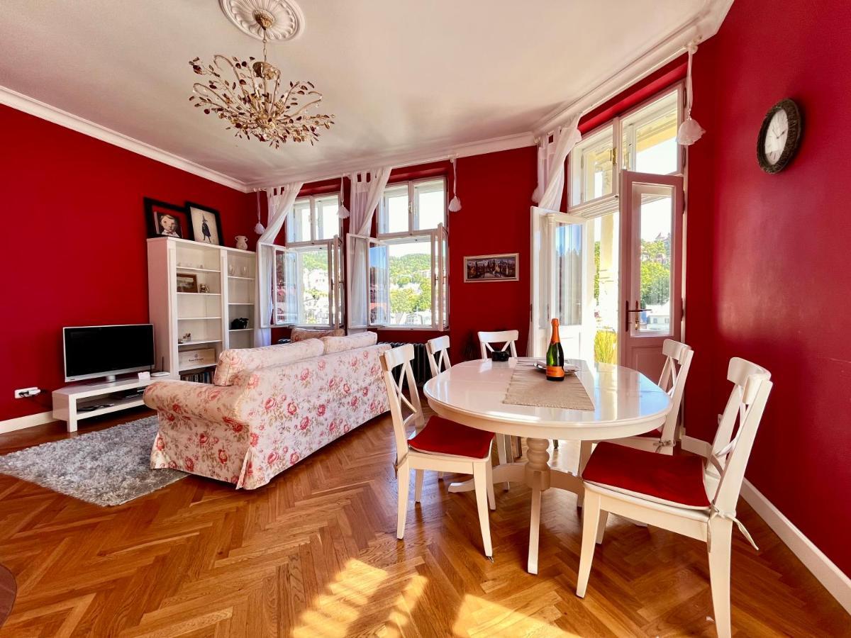 Bohemian City - Amazing View, Garage Karlovy Vary Bagian luar foto